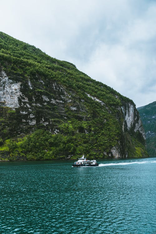 白船山附近海上