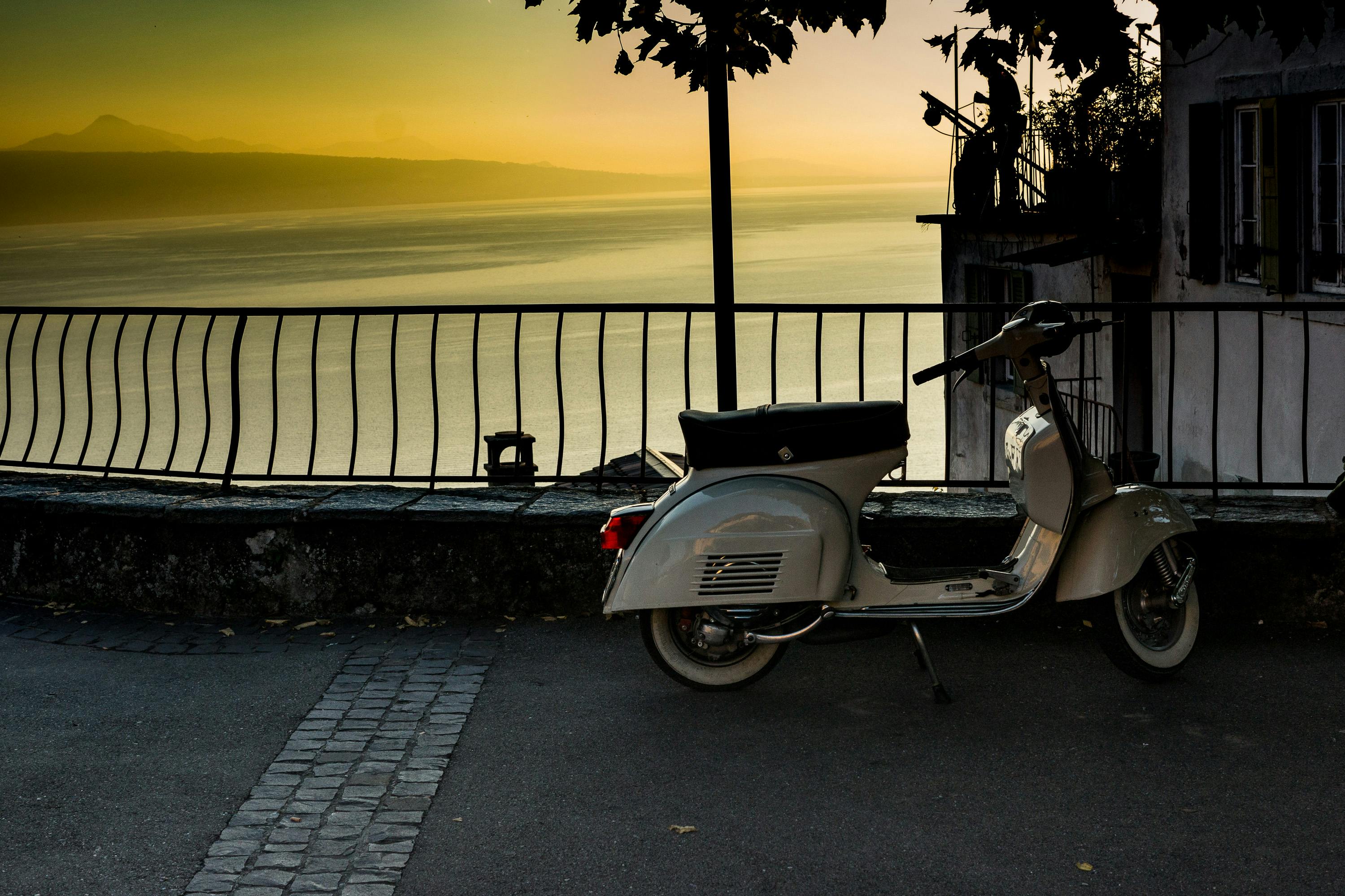 Vespa wallpaper by sachinjojy - Download on ZEDGE™ | 2535