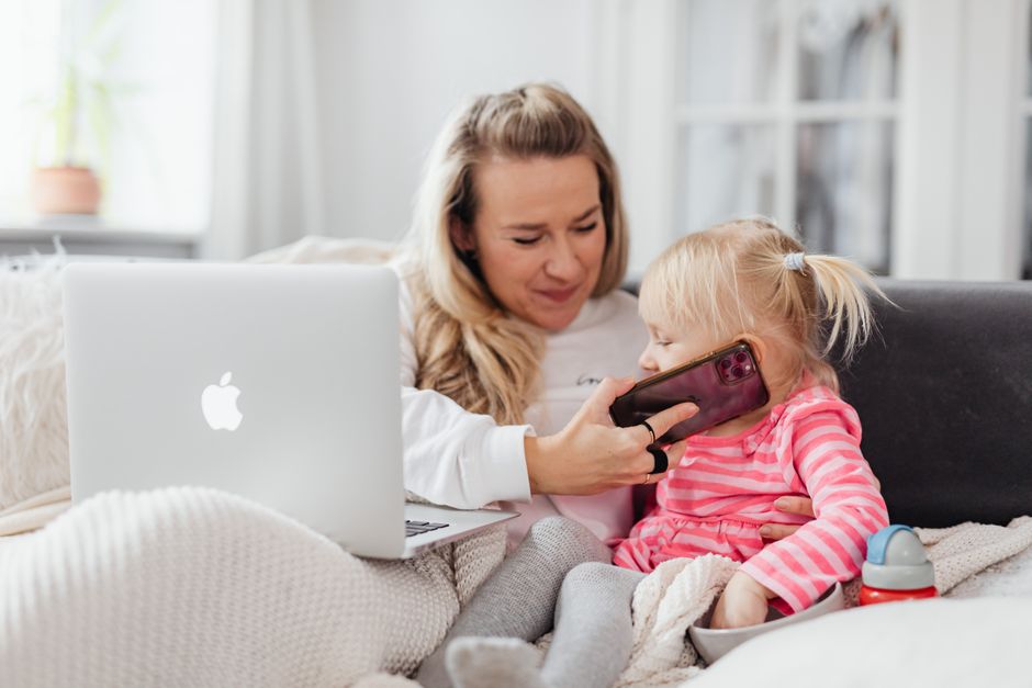 smartphone screen, worried mother, digital safety
