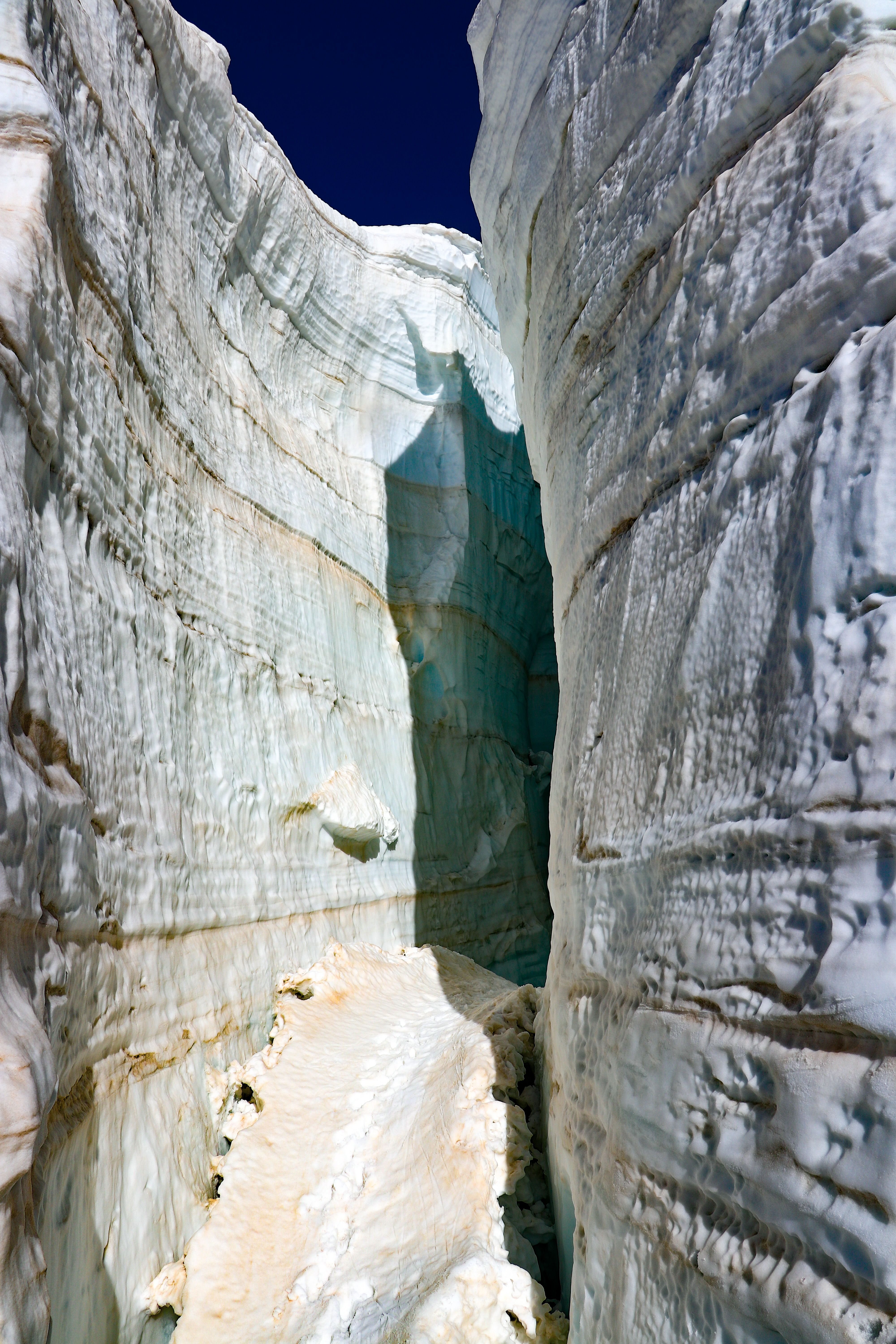 Frozen Snow in a Canyon Cliff · Free Stock Photo