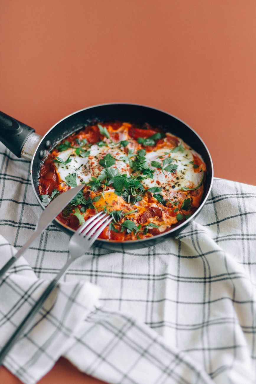Mediterranean Egg & Tomato Skillet