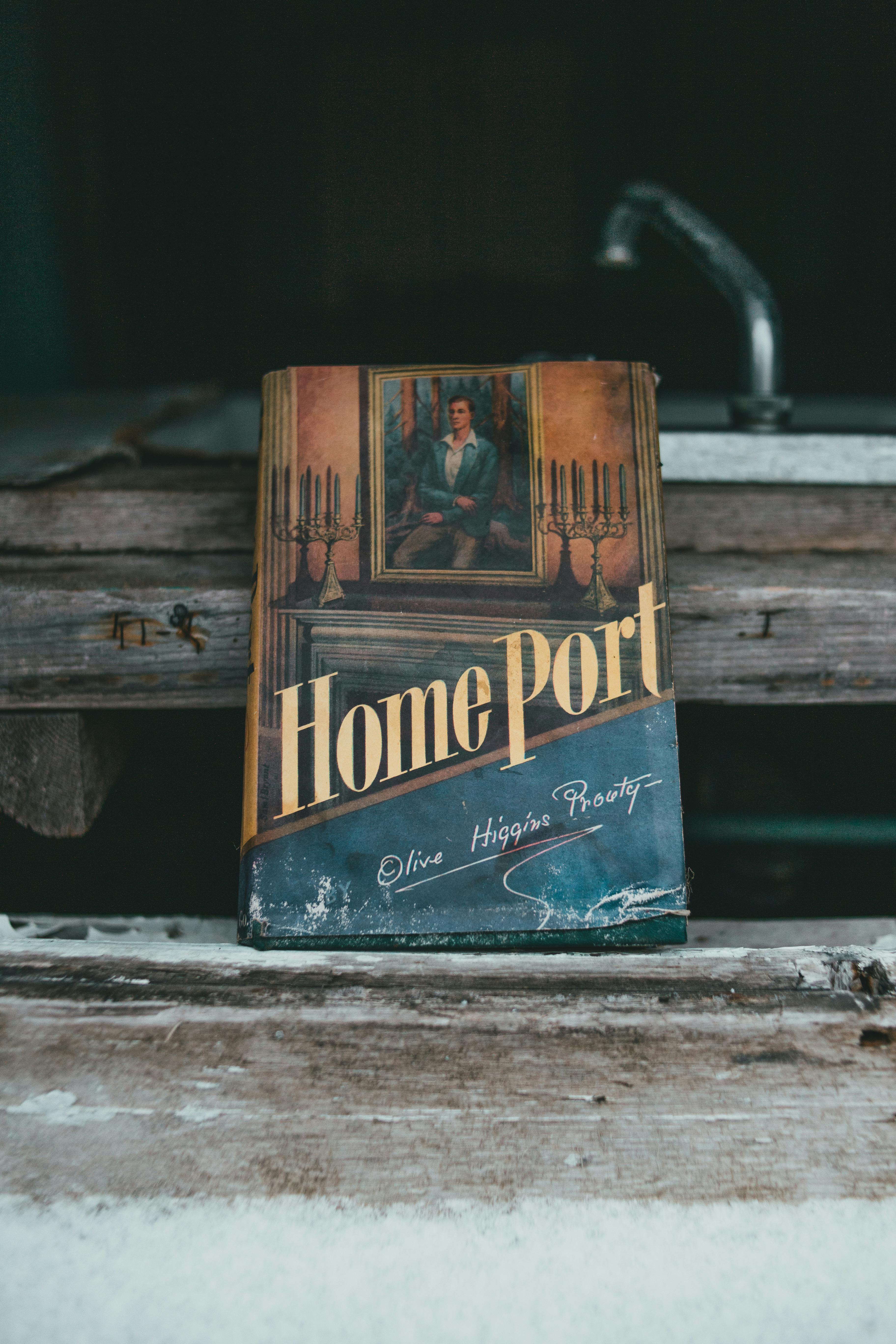 Photo by Erik Mclean