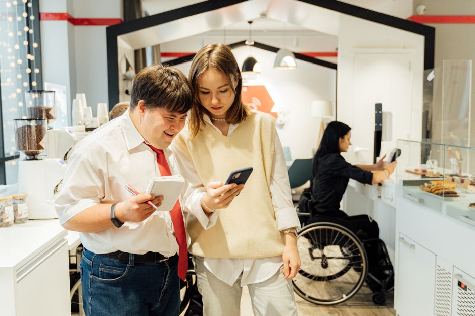 Saskatchewan Spotlights Disability Service Professionals Week at Cosmo Industries