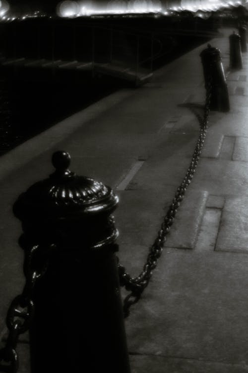 бесплатная Бесплатное стоковое фото с темный, тротуар, тумба Стоковое фото