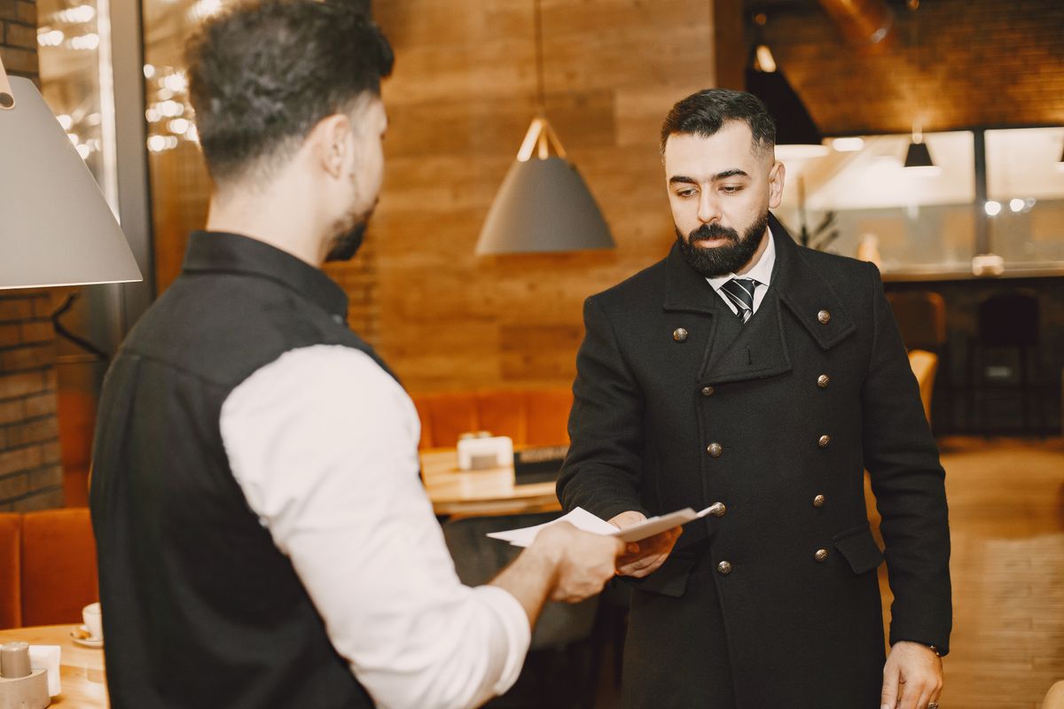 lavoro portiere notturno hotel italia resort reception