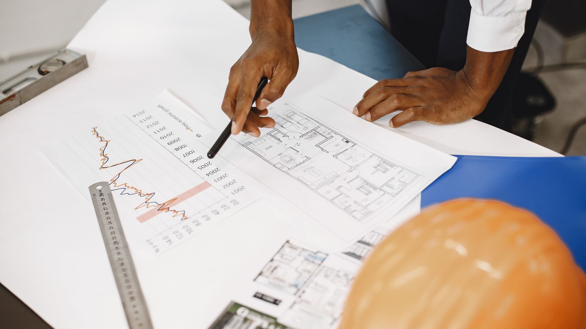 How to Choose a Carpenter Company in Cyprus — illustrasjonsbilde