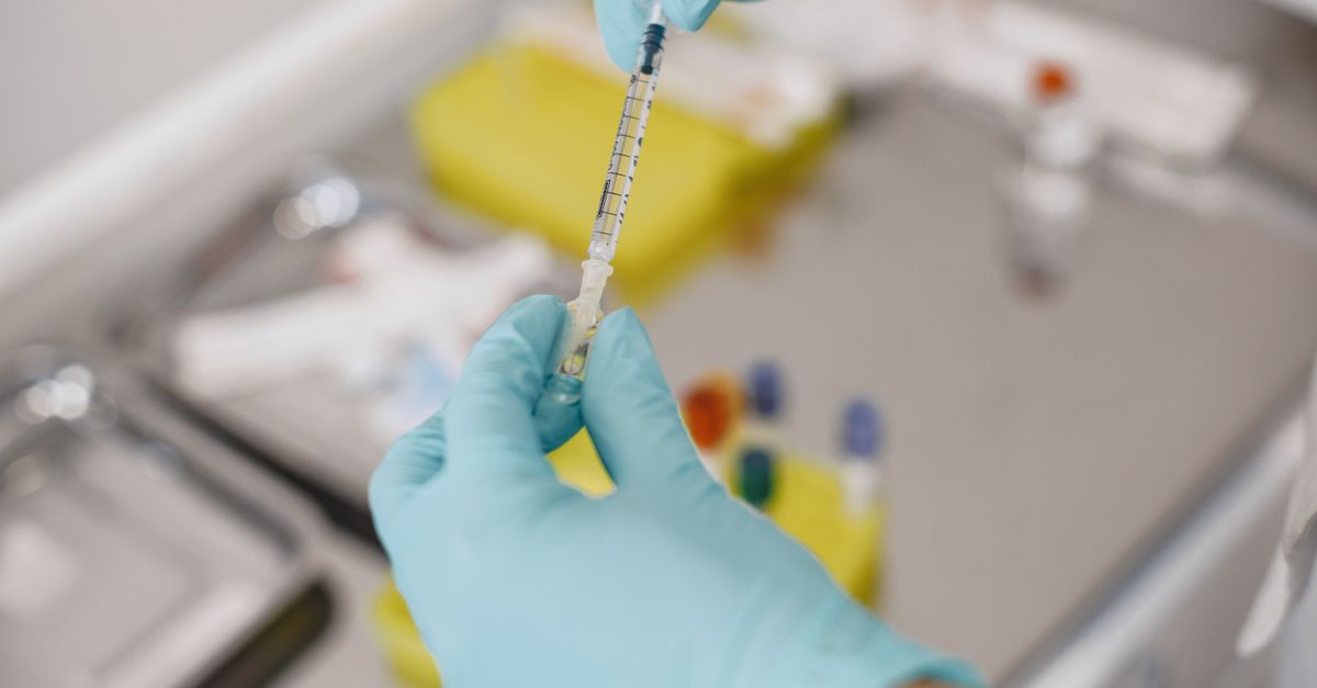 Smart Hydrogel Dressing Uses Body's Own Proteins to Heal Wounds Faster