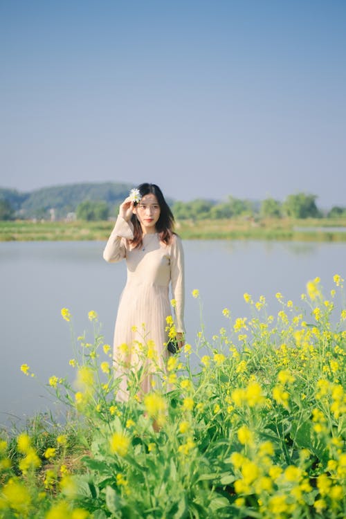 亞洲女人, 垂直拍摄, 天性 的 免费素材图片