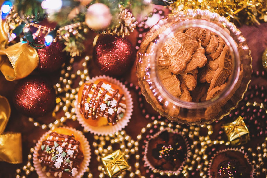 Ücretsiz bisküviler, cupcake'ler, Noel içeren Ücretsiz stok fotoğraf Stok Fotoğraflar