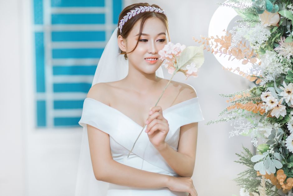 Makeup Cô Dâu Tiệc Cưới Buổi Tối Tại Hà Nội – Hướng Dẫn & Dịch Vụ