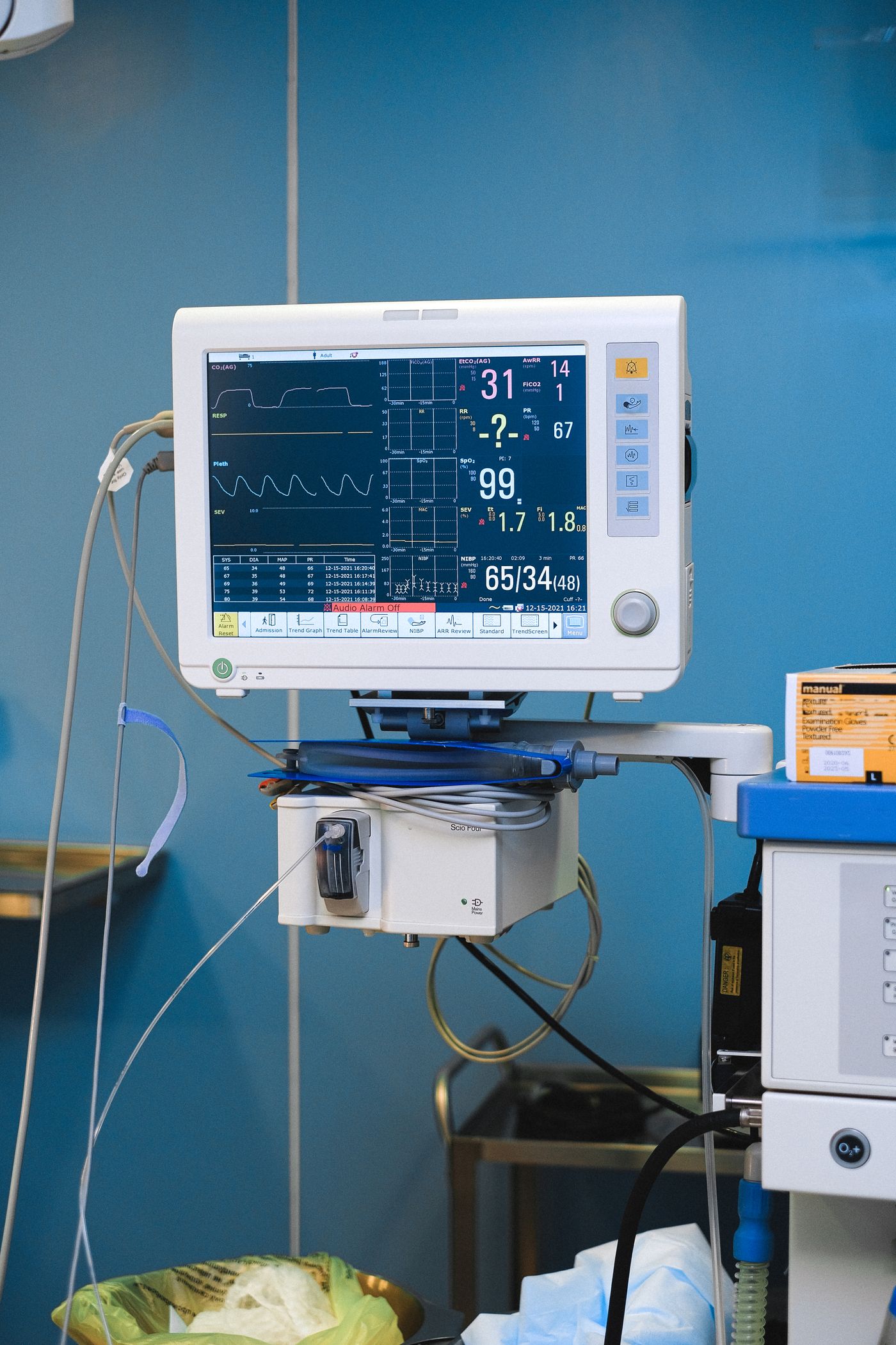 ICU & CRITICAL CARE