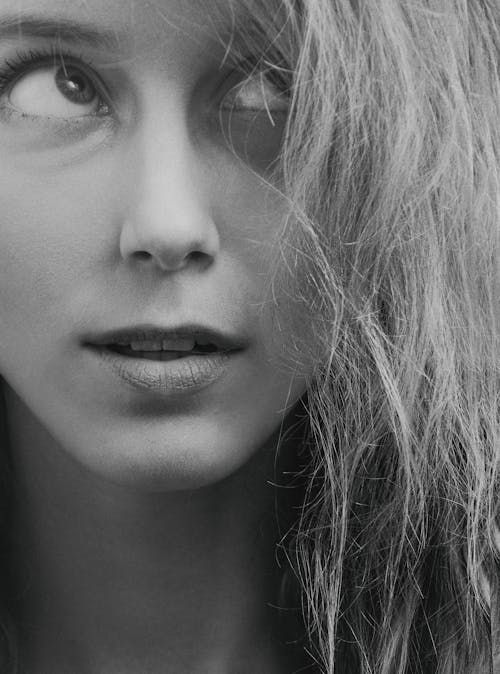 Free Grayscale Photo of a Woman's Face Stock Photo