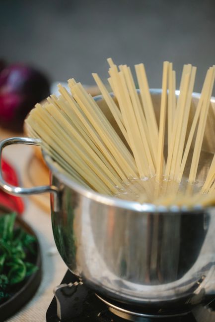 fettuccine pasta boiling water