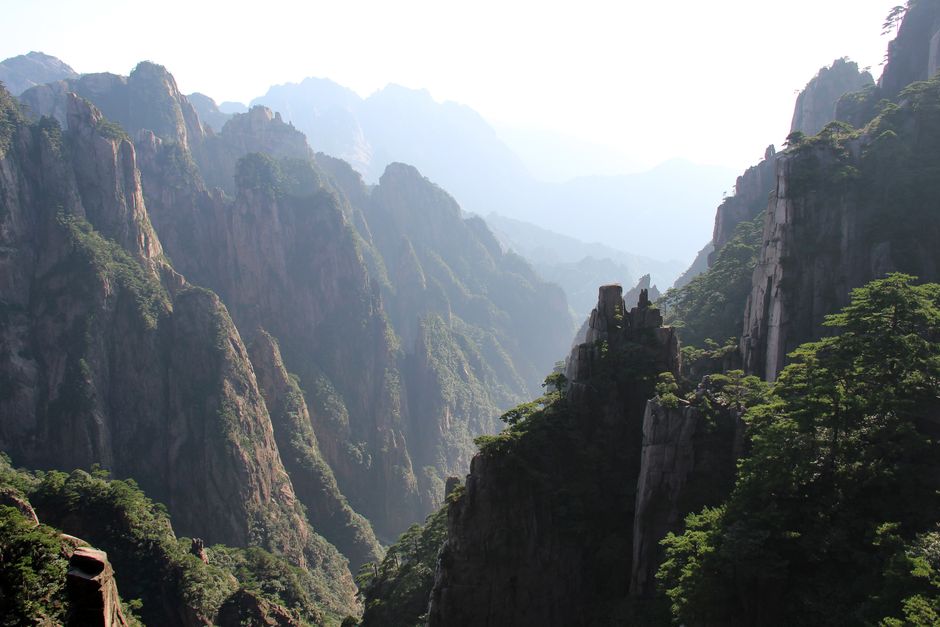 Huangshan Dawn at Top — Crowds and Managing Them