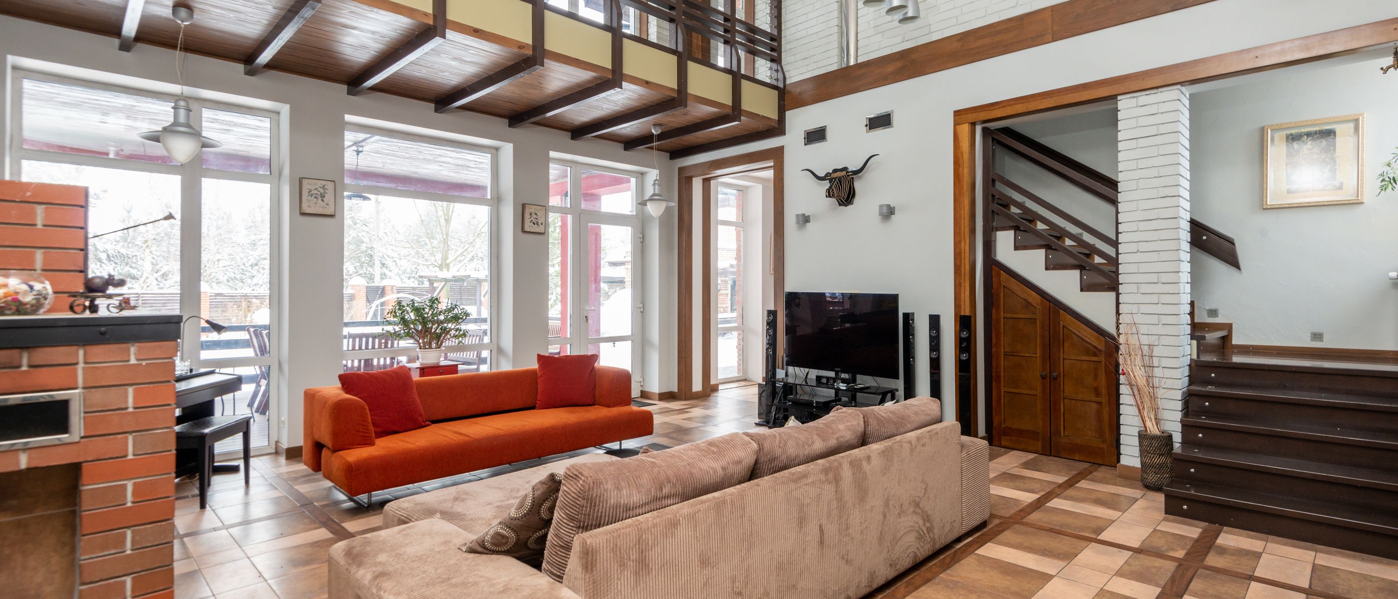 Masonry and Render Painting in Ratcliff — dust sheets down and the room fully protected