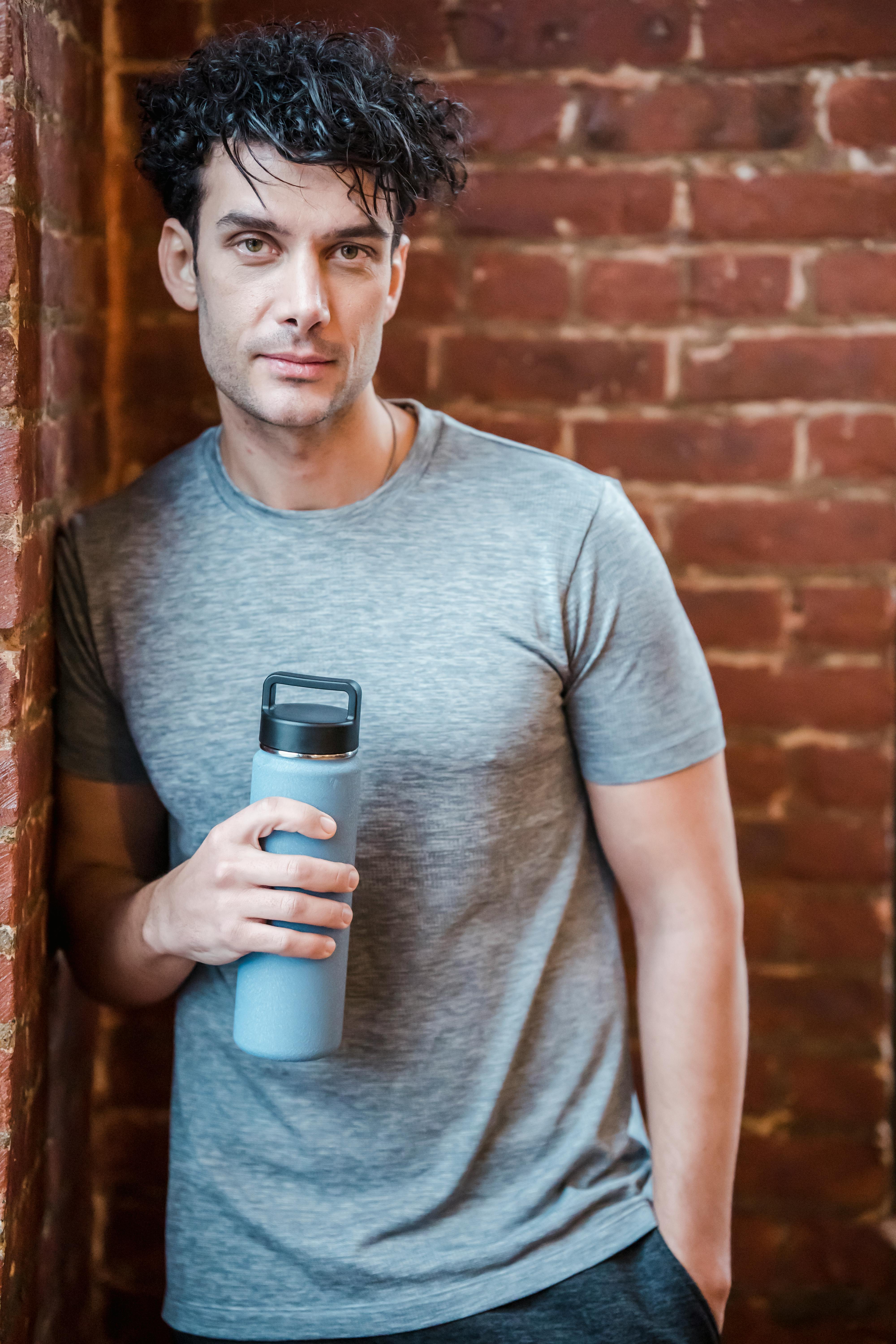 Are breeze blocks as strong as bricks?