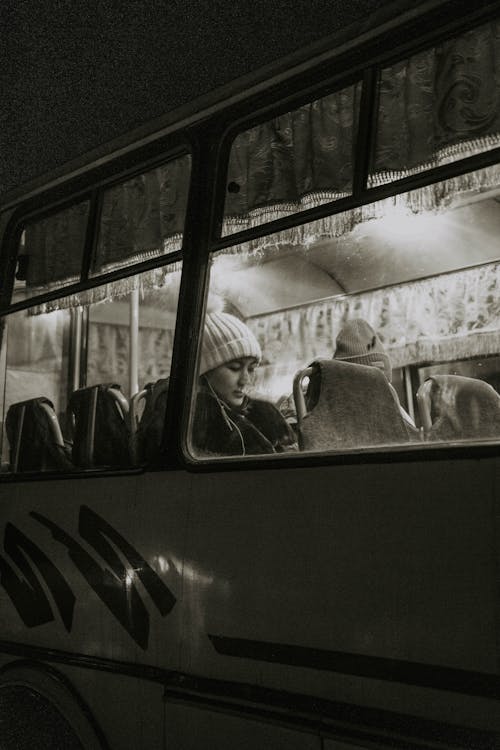 Personas Que Viajan En Tren