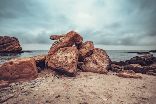 Formation De Roche Brune Sur La Plage