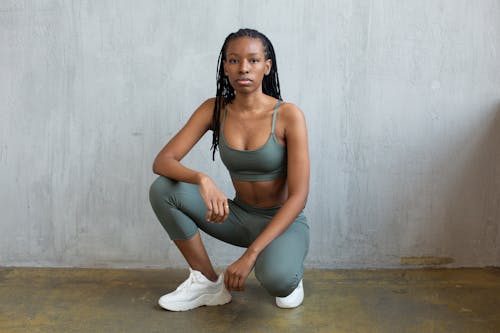 Fotobanka s bezplatnými fotkami na tému activewear, Afroameričanka, bruneta