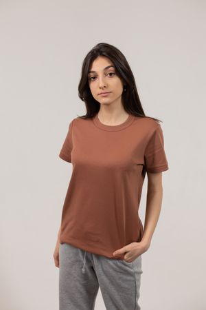 Défilé de mode : Présentation de la robe Bazin