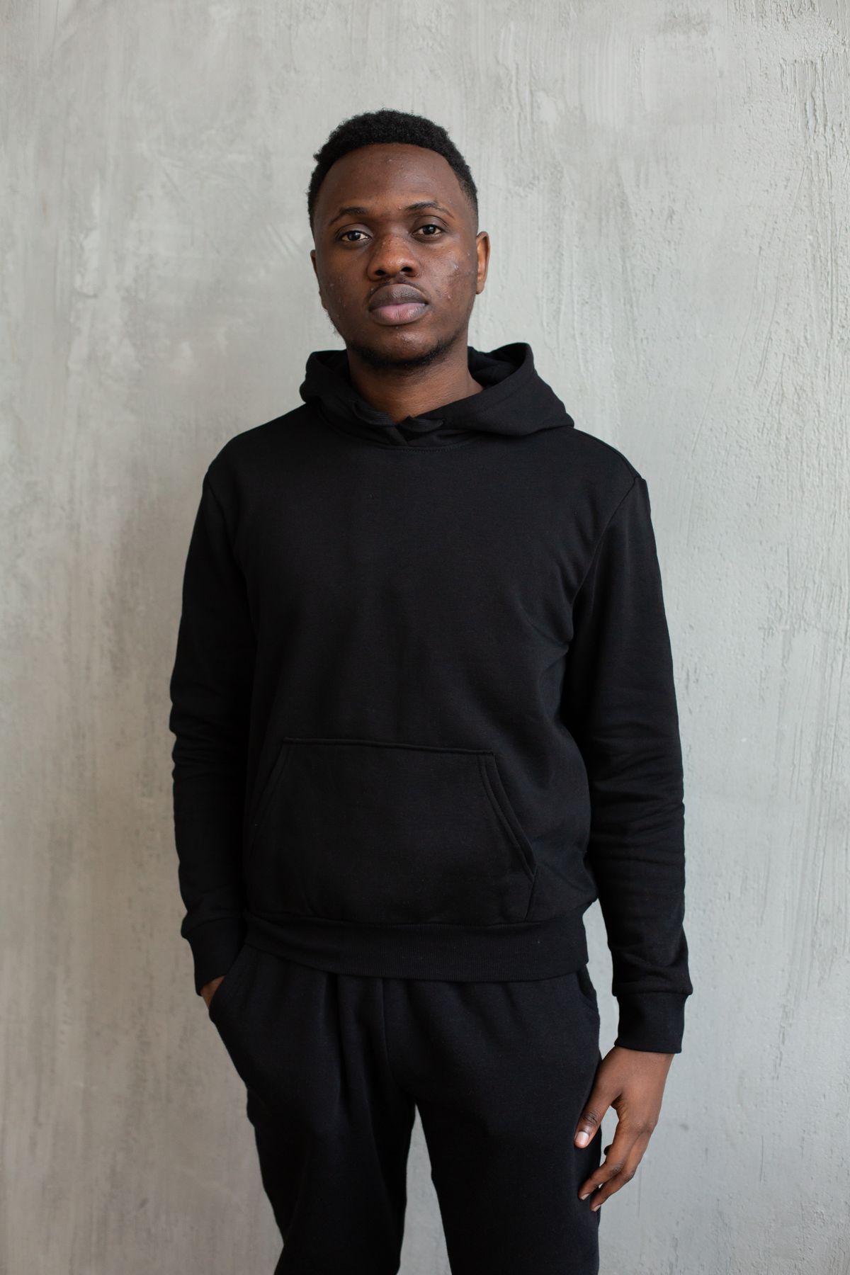 Sweatshirt com capuz London em preto