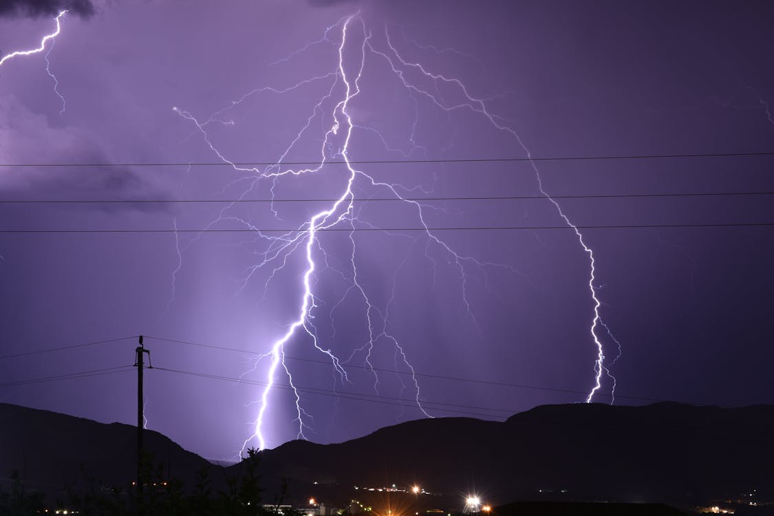 Thunderbolt and Lightning in the Sky · Free Stock Photo
