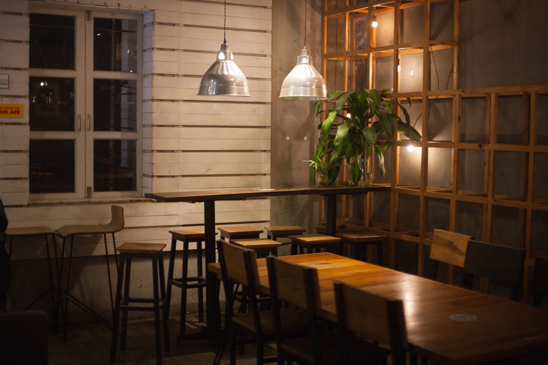Bay Area Dining Institutions Face Financial Restructuring as Debt Pressures Mount