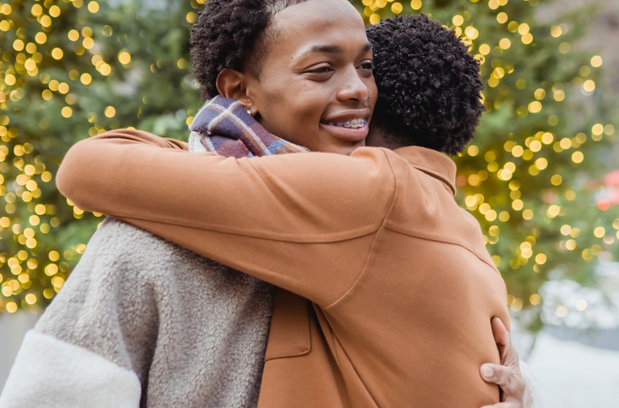 Online dating: starting a conversation on a niche platform
