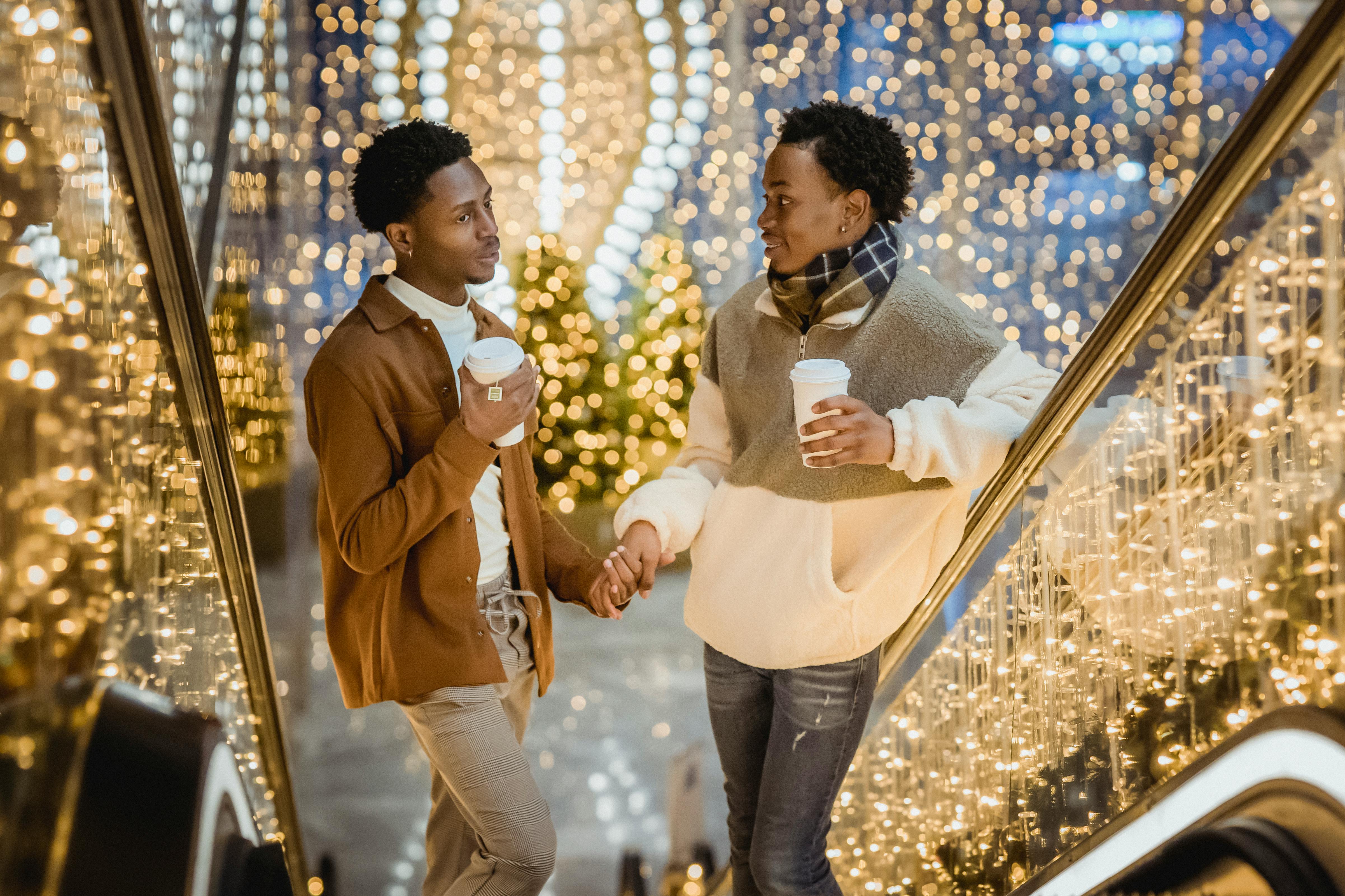 When should a guy confirm the date?