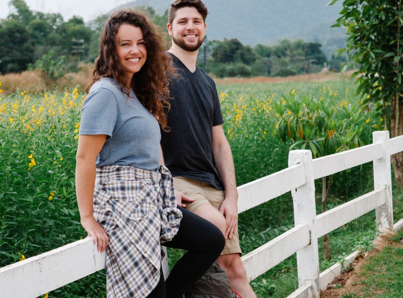 Online dating: starting a conversation on a niche platform