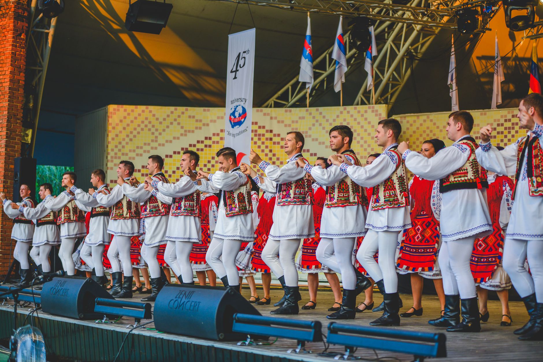 Promoție festival NIBIRU 2026 cu artiști și eveniment online Promoție festival NIBIRU 2026 cu artiști și eveniment online