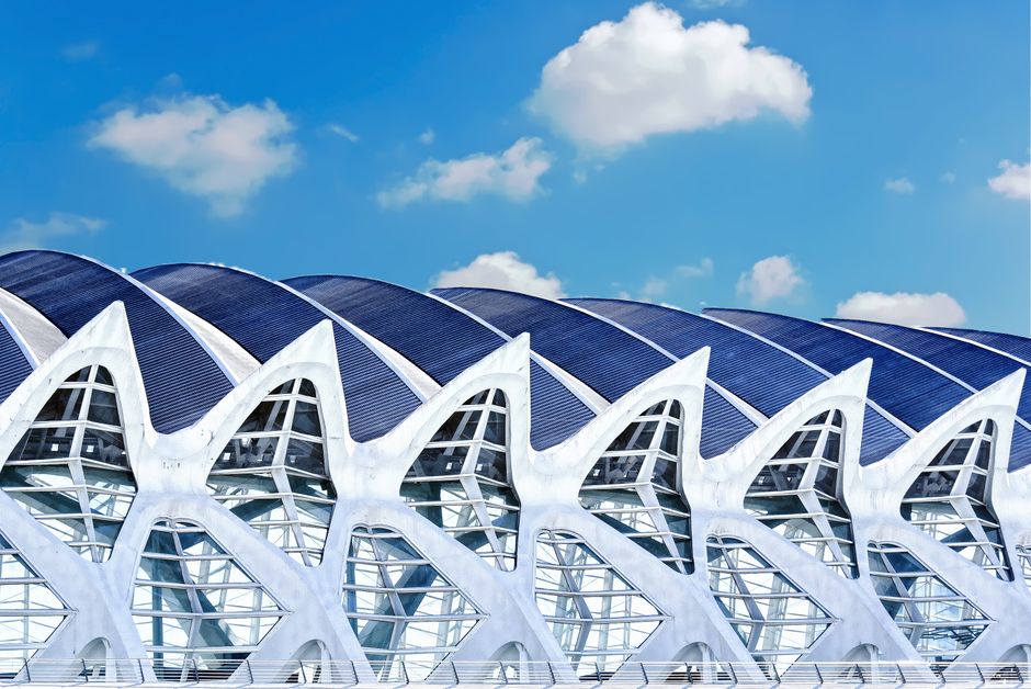 Güneş panelli akıllı bina ve enerji verimli mimarlık