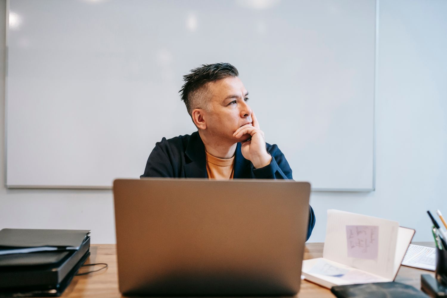 Thinking Work Photos, Download The BEST Free Thinking Work Stock Photos ...