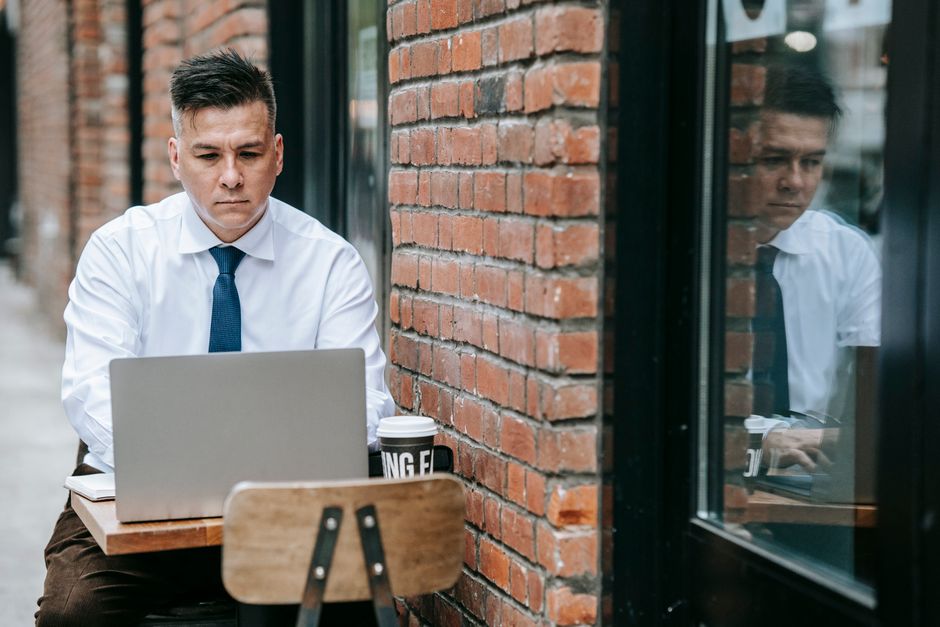 Web Hosting for Barbers – Booking & Local SEO
