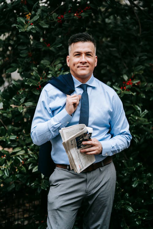 Hombre, En, Camisa De Vestir Azul, Tenencia, Libro