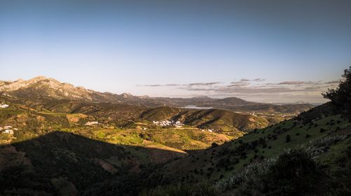 Free Beautiful mountain landscape with lush hills and clear sky, perfect for nature lovers. Stock Photo