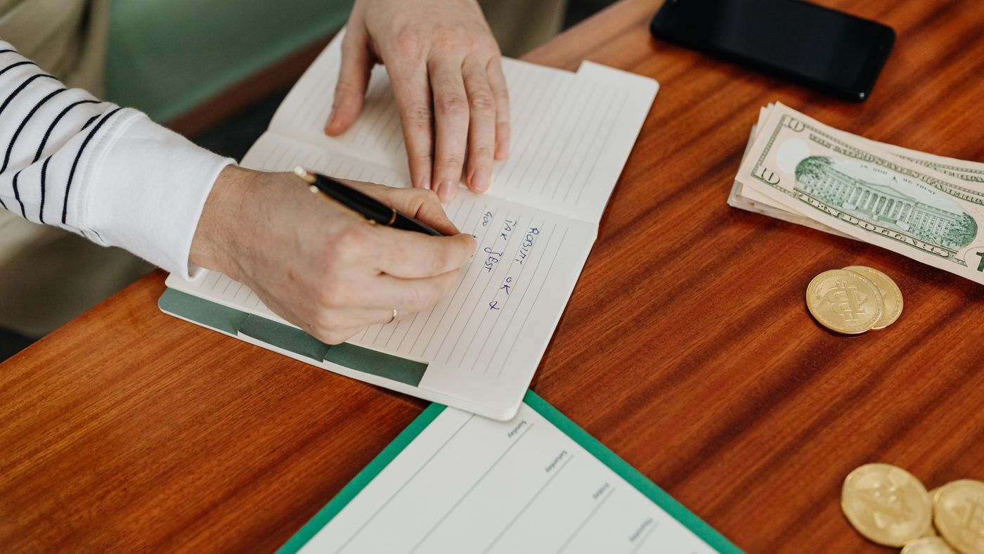 How Writing Down Every Expense Changed My Spending