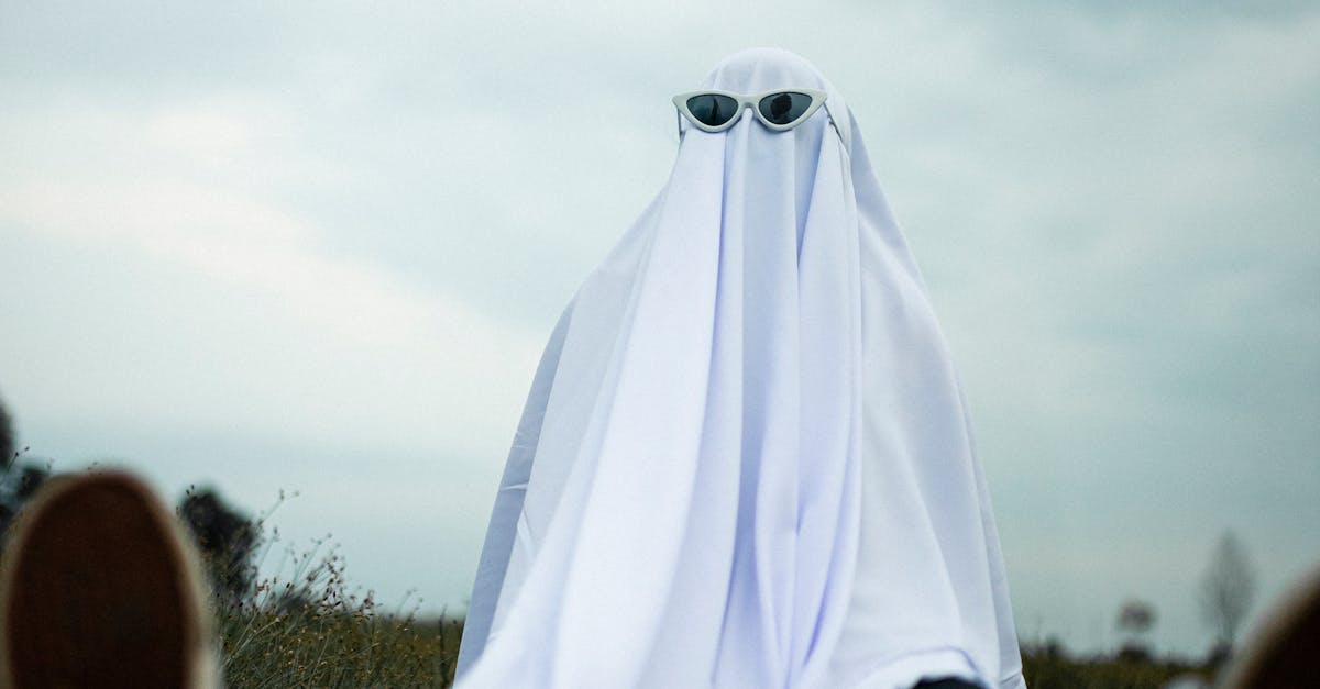 How to spoon bend magic trick