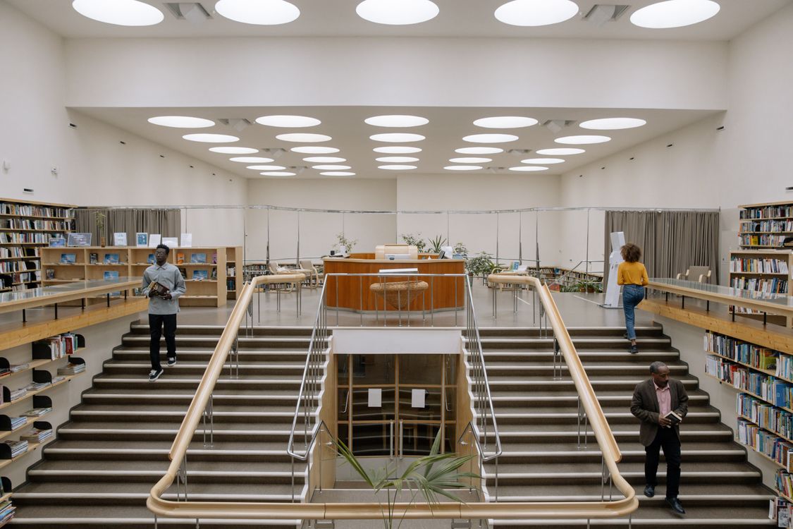 People Inside the Library · Free Stock Photo