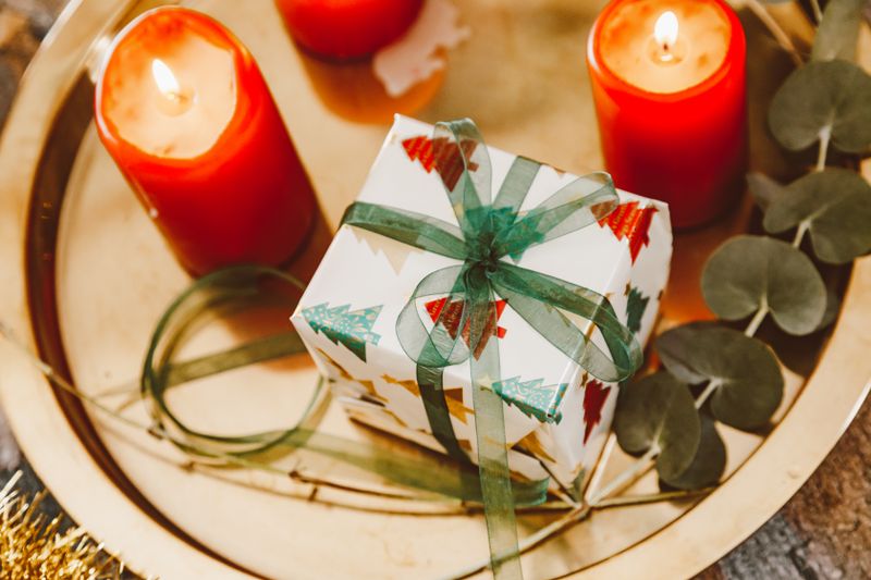 Personalized candles for gifting — top selling Etsy products in 2026