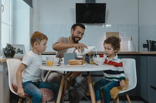 Gratis stockfoto met boterhammen, eethoek, gieten