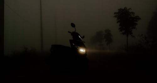 Foto profissional grátis de dio, luz de scooter