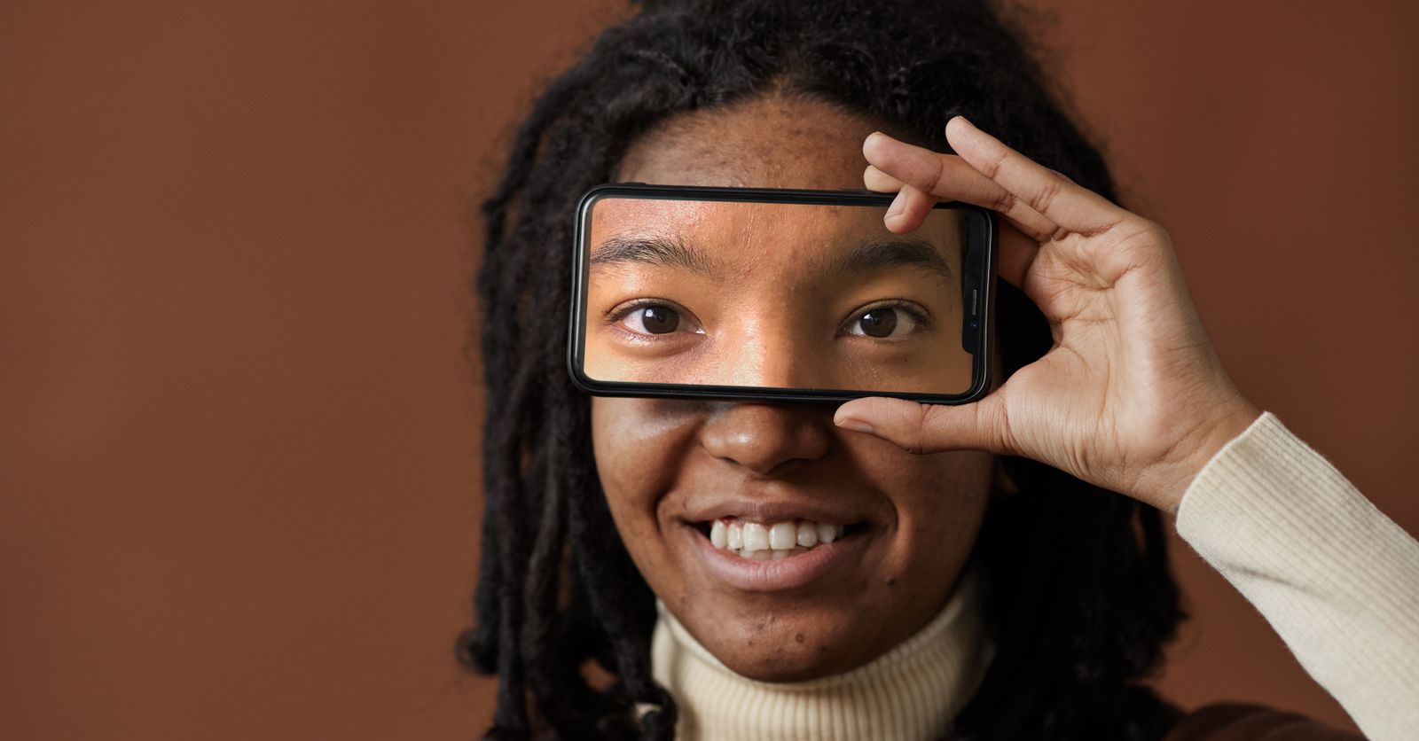 Comment reconnaître une image ou une vidéo générée par une IA (deepfake)