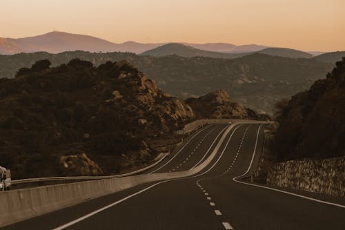 Základová fotografie zdarma na téma asfalt, doprava, hory