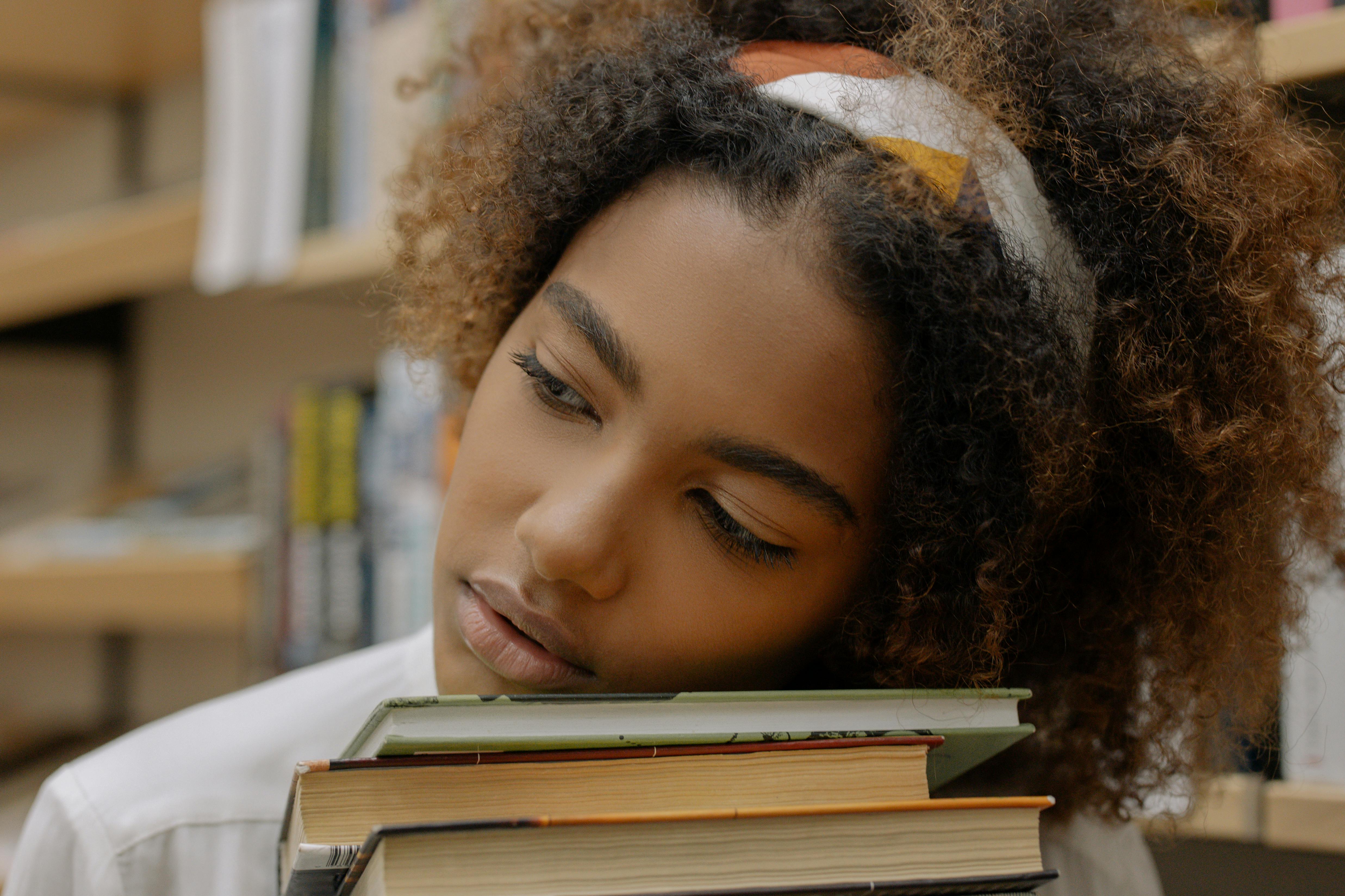 Personal Growth Books That Will Bring Positive Energy for 2026, According to Readers — Photo by cottonbro studio on Pexels