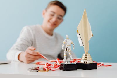 "Raphinha's Record-Breaking Season: From Youth Rejection to Champions League Unicorn"