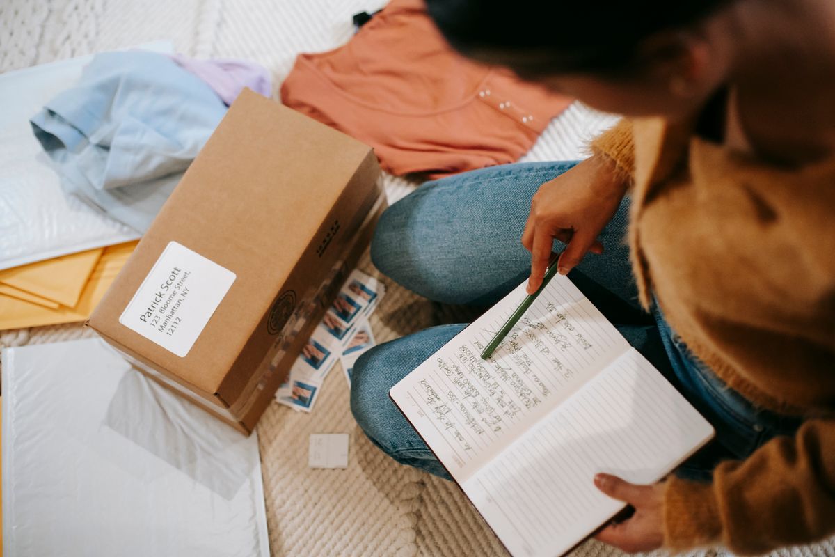 packing service in Sonning — Loaded properly: blankets, straps and a plan in Sonning