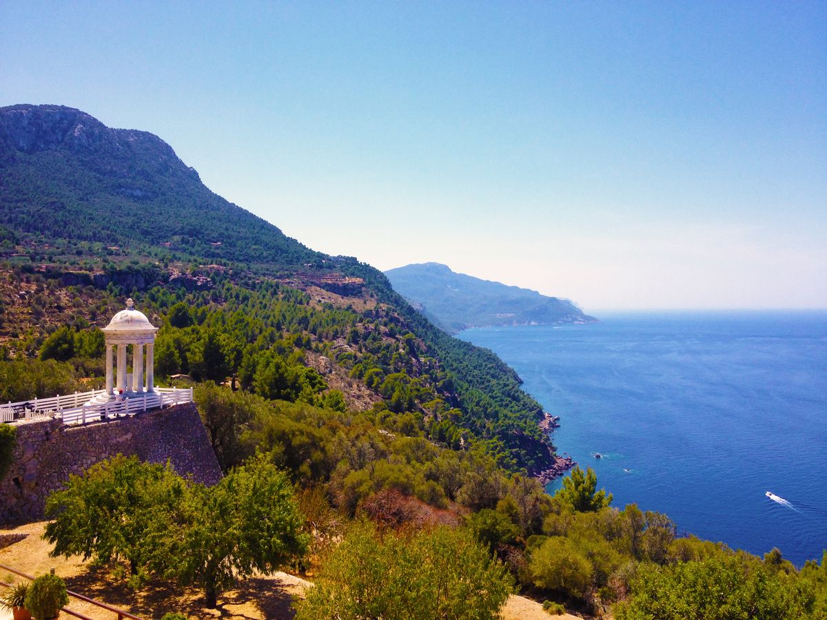 Mallorca — Turquoise coves, stone villages and Tramuntana roads (4)