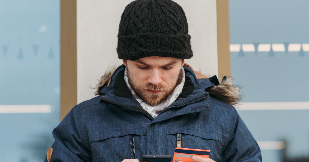 Shopping across marketplaces on a smartphone