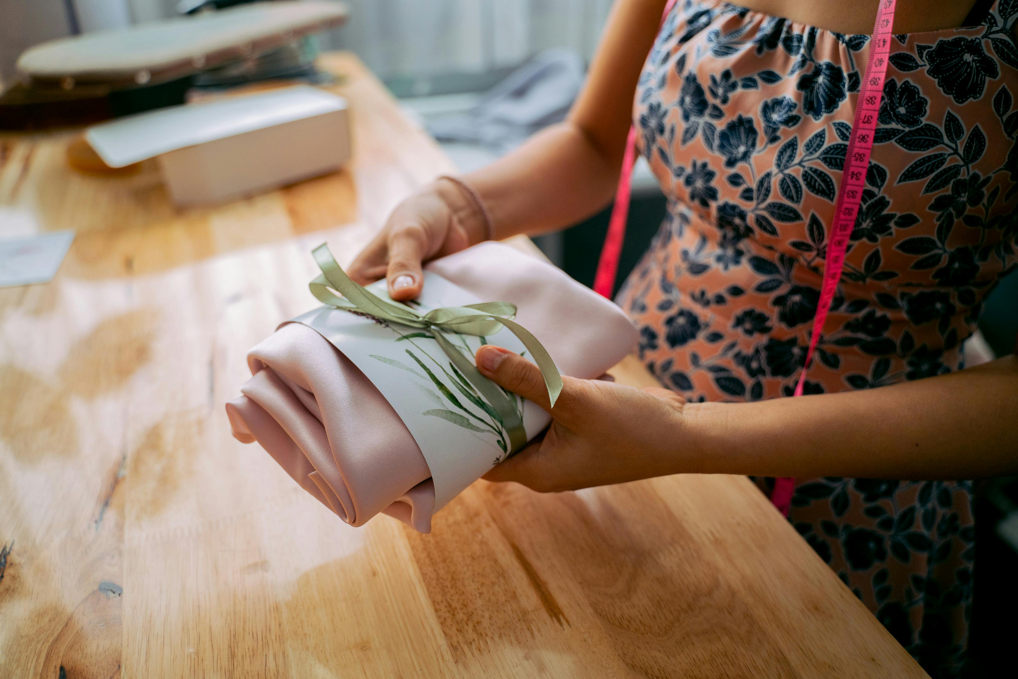 Best Women’s Clothing Subscription Boxes 2026: 6 Fashion Expert Picks — Photo by Anna Tarazevich on Pexels